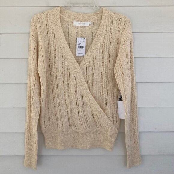 Revolve ASTR the Label NEW Antiqued Cream Cross Knit Open Weave V-Neck Sweater M - Picture 3 of 13
